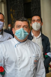 Genova, piazza De Ferrari - la protesta degli chef contro le nuo