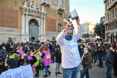 Genova, prefettura - manifestazione ristoratori contro restrizio
