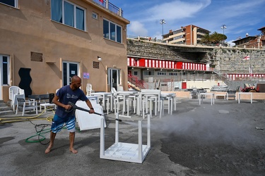 Genova, bagni San Nazaro in Corso Italia - preparazione apertura