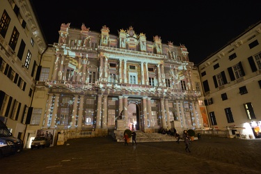 Genova, piazza Matteotti - lo spettacolo di 3d mapping sulla fac