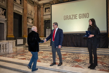 Genova, palazzo ducale - conferito premio croce San Giorgio a Gi