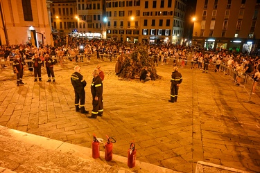 Genova, piazza Matteotti - tradizionale falo di san giovanni est
