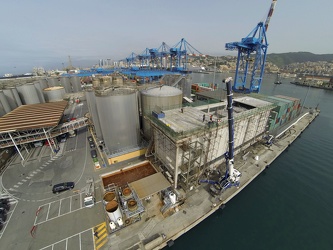 Genova, porto - Azienda SAAR - logistica olii minerali