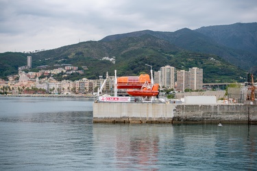 Genova, viaggio tra i cantieri aperti nel porto