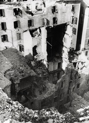 Genova - le rovine dopo le incursioni del 1944