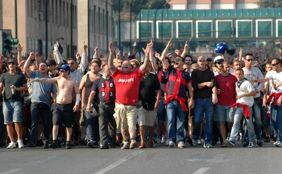 proteste tifosi Genoa dopo retrocessione serie C