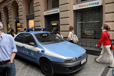 Genova - rapina in Piazza Banchi