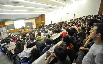 Genova - aula B2 facoltà di ingegneria - assemblea