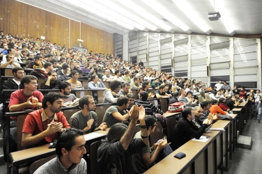 Genova - aula B2 facoltà di ingegneria - assemblea