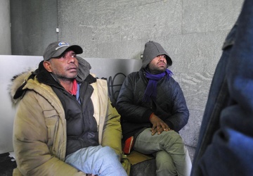 senzatetto stroncato dal freddo al Carlo Felice
