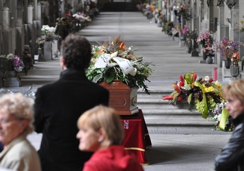 Genova - Staglieno - funerale operaio morto scarpino