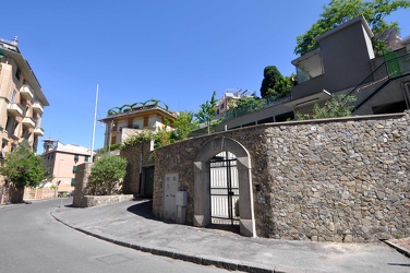 Genova - parcheggi e box con giardini