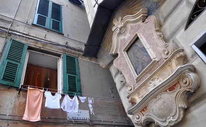 Genova - edicole votive nel centro storico