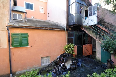 Genova Quinto - vico Raffaele Badaracco - incendio