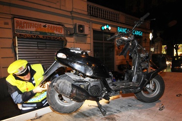 Genova - Scontro tra auto e scooter