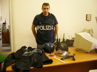 Genova - arrestato rapinatore farmacie