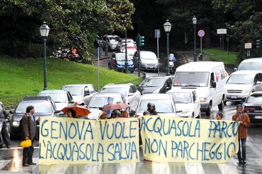 Genova - protesta ambientalisti acquasola