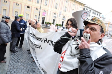 Genova - tre cortei, venti manifestanti
