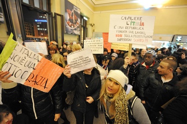 Ge - flash mob brignole vs Berlusconi