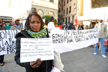 Genova - corteo manifestazione comunità senegalesi