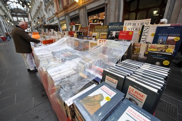 Genova - galleria Mazzini - piove sui libri