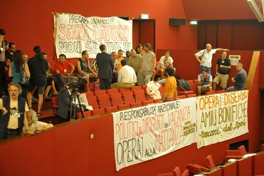 Genova - mattinata di proteste in consiglio comunale
