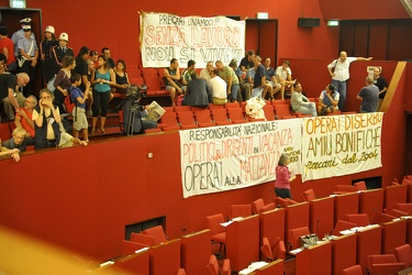 Genova - mattinata di proteste in consiglio comunale
