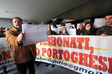 Genova - mattinata di proteste in consiglio regionale