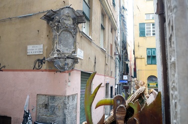 Genova - furti agli arredi urbani e condominiali