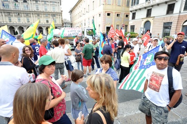 Genova - manifestazione lavoratori coldiretti e latte oro