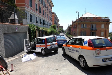 Genova - via Paride Salvago - milite pubblica assistenza 60enne 