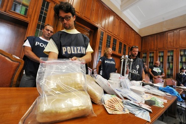 Genova - questura - sequestro cocaina e marrijuana