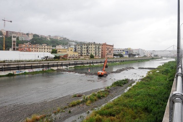 Genova - fiume Polcevera - sversamento di liquidi inquinanti