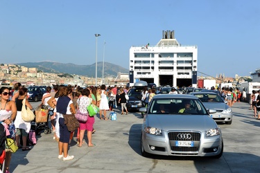 turisti grimaldi terminal traghetti