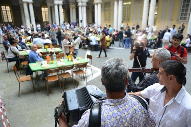 Genova - atrio via balbi 5 - cena solidariet√† comunit√† di Sant