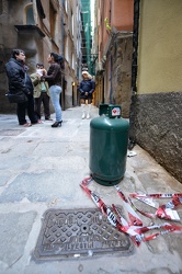 Genova - centro storico, zona ghetto - incendio in vico del camp