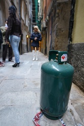 Genova - centro storico, zona ghetto - incendio in vico del camp