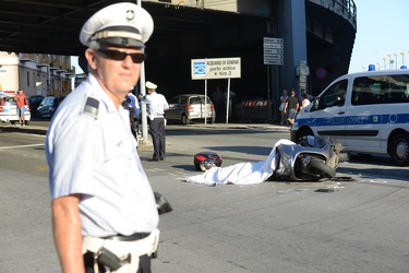 Genova - via Cantore - incidente mortale tra motociclista su sco