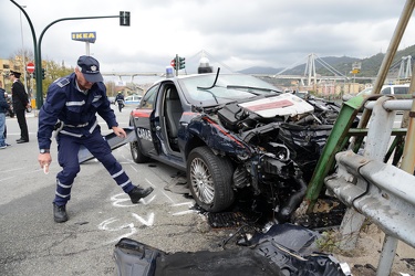 Genova, Campi - incidente stradale, due carabinieri feriti 