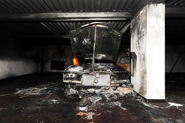 macchina bruciata via assarotti