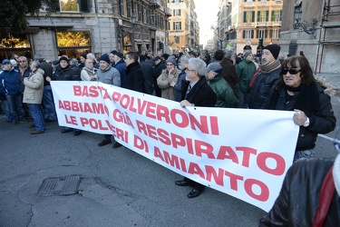 Genova - manifestazione lavoratori pensioni amianto inail