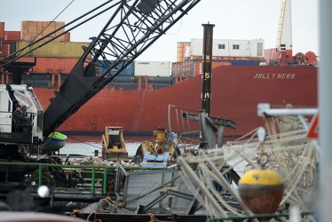 Genova - tragedia nel porto - Jolly Nero torna sul luogo del dis