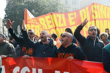 Genova Cornigliano - corteo lavoratori in solidariet√† a operai 