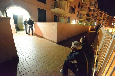 Genova - via novella 59 - sospetto omicidio appartamento occupat