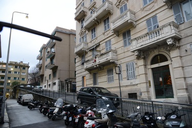 Genova - via Angelo Cetti - raffica furti civici 5 e 7