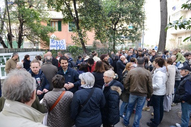 Genova - manifestazione abitanti quartiere Pra Palmaro