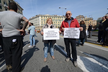 Genova - manifestazione presidio protesta commercianti ambulanti