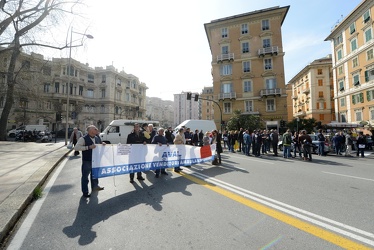 Genova - manifestazione presidio protesta commercianti ambulanti