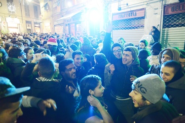 Genova - ultima notte del 2014 - festeggiamenti nei vicoli nonos