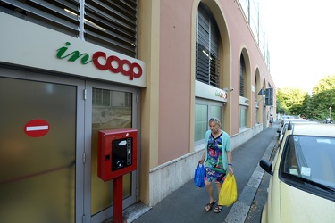 Genova, piazza Manin - supermercato coop rinnova e amplia i prop